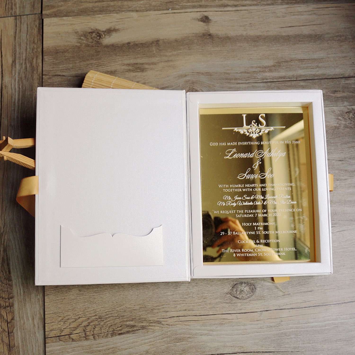 Hardcover Box Gold Mirror Acrylic Invitation Card Wedding Invitation Customized